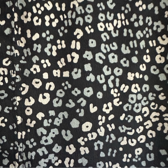 Rag & Bone Danise Silk Blouse Leopard Print Floral Abstract Pattern Size 4 EUC - Picture 9 of 10